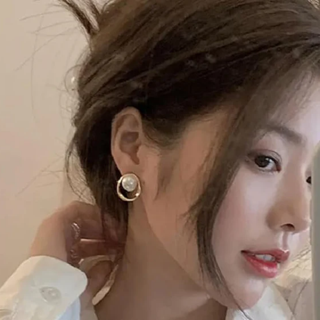 Korean stylish pearl stud gold earrings